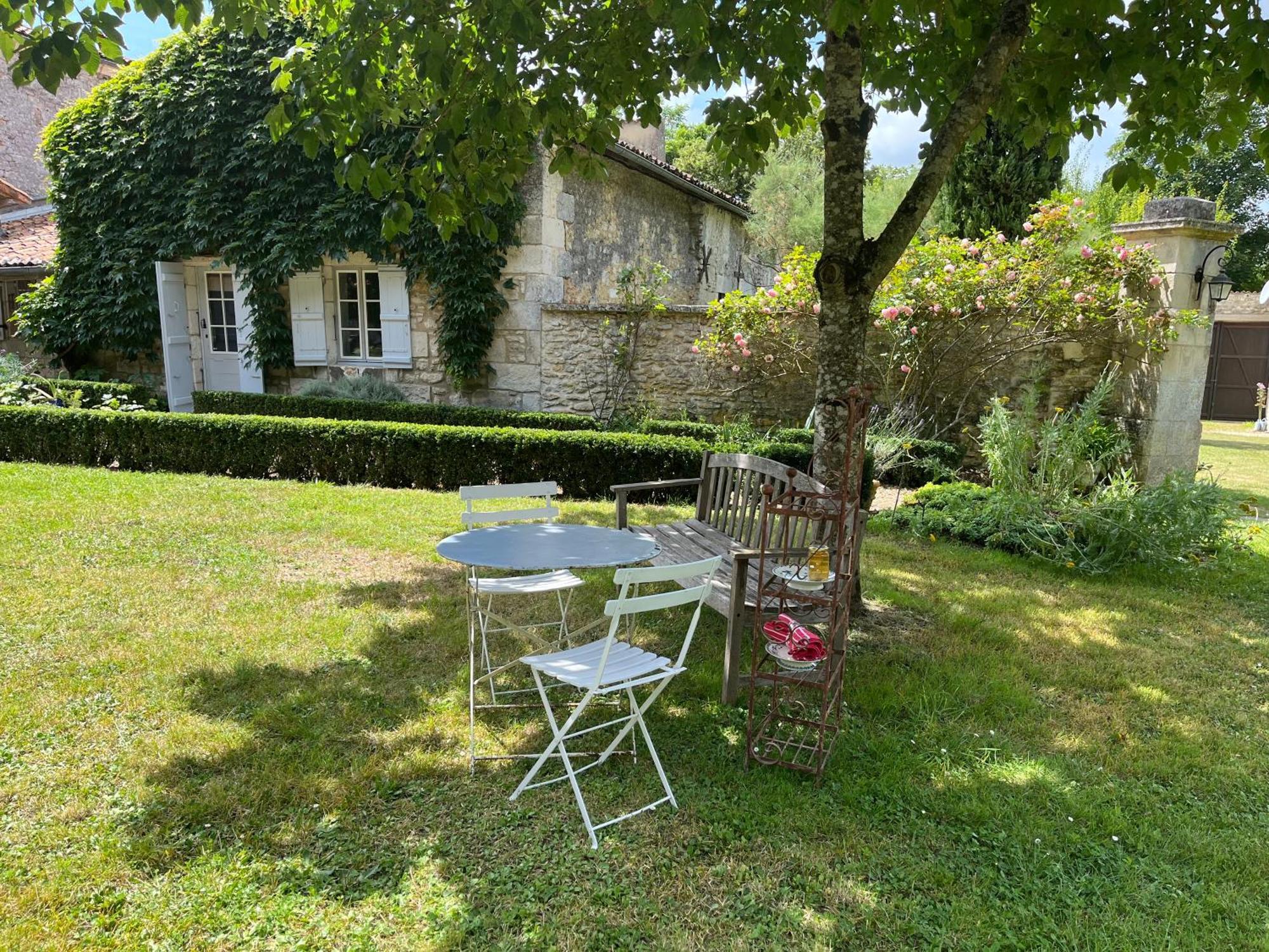 La Laiterie Du Logis Bed & Breakfast Chaniers Exterior photo